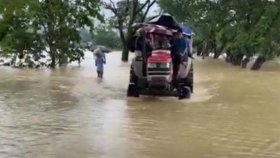 সড়ক ডুবে যাওয়ায় সাজেকে আটকে পড়েছেন পর্যটকরা