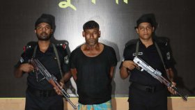 খুলনায় ডাকাত ‘খবির বাহিনী’র প্রধান অস্ত্রসহ গ্রেফতার
