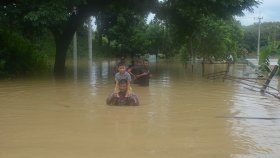 বান্দরবানে বন্যার্তদের সহয়তায় বিজিবি, ১২২ পরিবার উদ্ধার