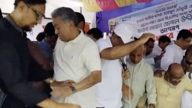 মন্ত্রী, মেয়র ও এমপিদের নিয়েই ভেঙে পড়লো মঞ্চ
