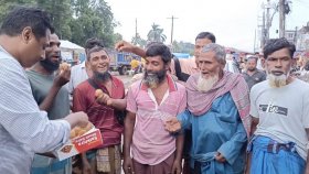 ভিডিও-কাণ্ডে জামায়াত এমপিকে বহিষ্কারের খবরে মিষ্টি বিতরণ