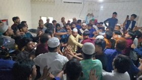 জামায়াত এমপিকে জুমার নামাজ পড়াতে দেননি মুসল্লি ও বিএনপি কর্মীরা