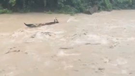 দুর্গম পর্যটন স্থানে যাওয়ার পথে সাঙ্গু নদে নৌকা উল্টে পর্যটক নিখোঁজ