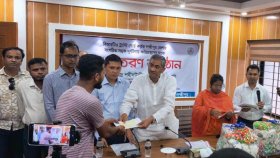 সড়ক দুর্ঘটনায় হতাহত ২৯ পরিবার পেলো ১ কোটি ১ লাখ টাকা