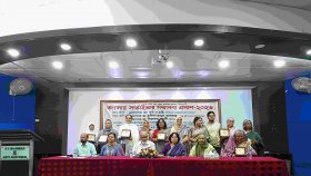 ১১ ক্যানসার জয়ীকে সিসিসিএফের সম্মাননা