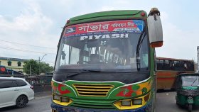 চলন্ত বাসে নারী যাত্রীকে ধর্ষণচেষ্টা, রাস্তায় ব্যারিকেড দিয়ে যেভাবে উদ্ধার করলো পুলিশ