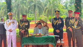 স্মৃতিসৌধের পরিদর্শন বইয়ে যা লিখলেন ভারপ্রাপ্ত রাষ্ট্রপতি