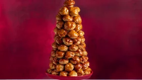 ফ্রান্সের ঐতিহ্যবাহী ডেজার্ট ক্রোকঁবুশ