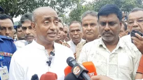 সকাল সকাল বাজার পরিদর্শনে আইনমন্ত্রী, বললেন ‘সিন্ডিকেট ভেঙে দেবো’