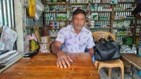 ‘কারেন্ট এই আসে এই যায়, ১০ মিনিটও থাকে না, ব্যবসায় লালবাতি’