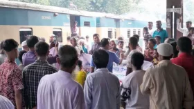 অবরোধকারীদের সরিয়ে দিয়েছে পুলিশ, ঢাকা-ময়মনসিংহ রুটে ট্রেন চলাচল স্বাভাবিক