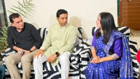 চায়ের দাওয়াত পেলে বাসায় পৌঁছে যাবেন ববি হাজ্জাজ!