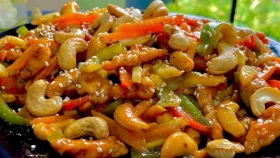 মুরগির মাংস ও কাজুর সালাদ, স্বাদে-স্বাস্থ্যে জমবে যে সহজ রেসিপি