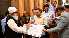 শিক্ষকরা আজ থেকে পাচ্ছেন বকেয়ার অর্থ, ২ হাজার ৩৫ কোটি টাকা বরাদ্দ   