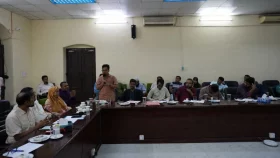 জবিতে ‘সমঝোতা বৈঠক’, দুই অবস্থানে শিবির-ছাত্রদল