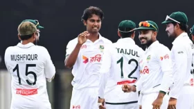 মিরাজের বলে ক্যারির বিদায়, অজিদের ৫ম উইকেট তুলে ইতিহাস ছোঁয়ার পথে বাংলাদেশ