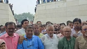 যেকোনও ত্যাগের বিনিময়ে প্রধানমন্ত্রীর প্রতিশ্রুতি বাস্তবায়ন করবো: আমান 
