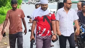 সেই নেতাকে ছেড়ে দিলো পুলিশ, শেল্টার দিচ্ছে কে?