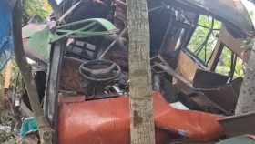 গোপালগঞ্জে বাস-ট্রাক সংঘর্ষে নারীসহ নিহত ৩