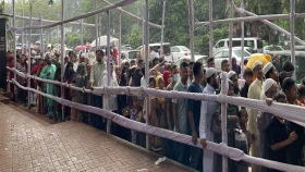 জুলাই জাদুঘরে দর্শনার্থীদের ভিড়, টিকিট ও খোলার সময় নিয়ে ভোগান্তি