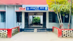 ট্রাকের চাকায় পিষ্ট হয়ে মা-মেয়ে নিহত, বাবা গুরুতর আহত