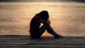 চিকিৎসার পরও বিষণ্নতা কাটছে না কেন