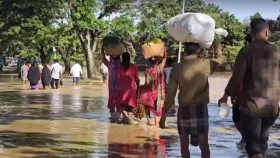 এক রাতের বৃষ্টি ও পাহাড়ি ঢলে খাগড়াছড়ির নিম্নাঞ্চল প্লাবিত