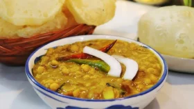 নারকেল দিয়ে ছোলার ডাল