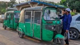 গ্যাসের জন্য হাহাকার, পাম্পে কমছে না গাড়ির দীর্ঘ সারি