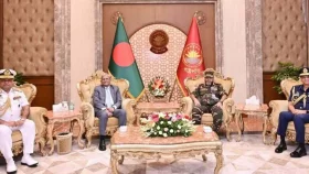 রাষ্ট্রপতির সঙ্গে তিন বাহিনীর প্রধানের সাক্ষাৎ 