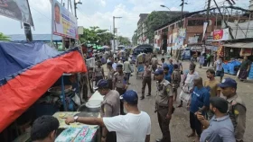 অবৈধ দখল উচ্ছেদ অভিযান, বাবুবাজার-বাদামতলীতে ২১ মামলা ও লাখ টাকা জরিমানা