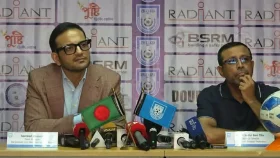 কোচ-অধিনায়ক ছাড়াই সংবাদ সম্মেলন!