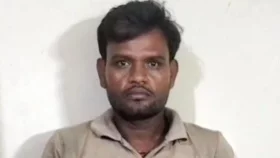 সীমান্তে গোলাগুলি করা এক ভারতীয়কে পিস্তল-ইয়াবাসহ আটক করেছে বিজিবি