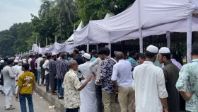 কৌতূহল থেকে ঘোরার টানে, জুলাই জাদুঘরে দর্শনার্থীরা