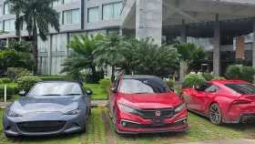 পাঁচ তারকা হোটেলের পার্কিং থেকে ৩টি বিলাসবহুল গাড়ি জব্দ
