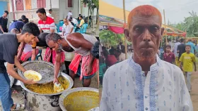 জীবিত থাকতেই চল্লিশার আয়োজন করলেন এক ব্যক্তি, যা বললেন মুফতি