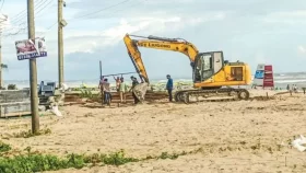কক্সবাজার সমুদ্র সৈকতের বালিয়াড়িতে নির্মাণকাজ ৮ সপ্তাহ বন্ধ রাখার নির্দেশ