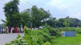 অটোরিকশা ও কাভার্ডভ্যানের মুখোমুখি সংঘর্ষে নিহত ২