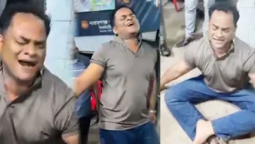 নারায়ণগঞ্জে নৌ-পুলিশ কর্মকর্তার অস্বাভাবিক আচরণের ভিডিও ভাইরাল