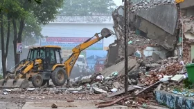 ‘অবৈধ’ ঘোষণা করে গুঁড়িয়ে দেওয়া হলো মসজিদ