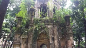 নারিন্দার প্রাচীন সমাধিতে ইতিহাসের এক অমীমাংসিত রহস্য