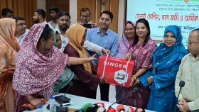 বেদেপল্লির ৪০ পরিবারকে খাস জমি দিলো ঢাকা জেলা প্রশাসন