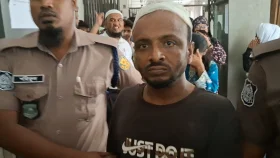 দোকানে ঢুকে ব্যবসায়ীকে গুলি, আসামি রিমান্ডে