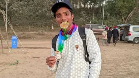 চট্টগ্রাম বিশ্ববিদ্যালয়ে ব্যানার টাঙাতে গিয়ে বিদ্যুৎস্পৃষ্টে শিক্ষার্থীর মৃত্যু 