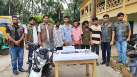 ১ কিলোমিটার দৌড়ে পাঁচ ছিনতাইকারীকে ধরলো পুলিশ, মিললো ২৫ দিন আগের অধ্যক্ষের ফোনও