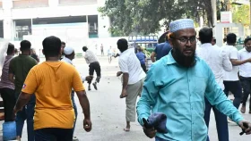 ইসলামী ব্যাংক টাওয়ারের সামনে দু’পক্ষের সংঘর্ষ, অনেকে আহত