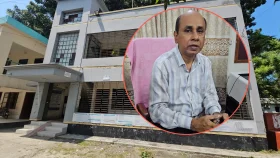 প্রবাসীর কাছ থেকে ঘুষ নিয়ে ধরা খেলেন নির্বাচন কর্মকর্তা, ভিডিও ভাইরাল