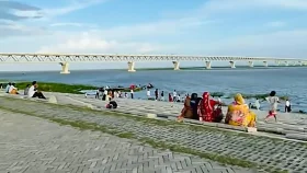 মাওয়ার পথে পদ্মার সৌন্দর্যে হারিয়ে যাওয়ার গল্প