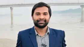 অশ্লীল কনটেন্ট তৈরির অভিযোগে শিক্ষকতা করা স্বেচ্ছাসেবক লীগ নেতা গ্রেফতার