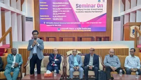 ‘শিক্ষার্থীদের মধ্যে চাকরি দেওয়ার সক্ষমতাও তৈরি করতে হবে’
